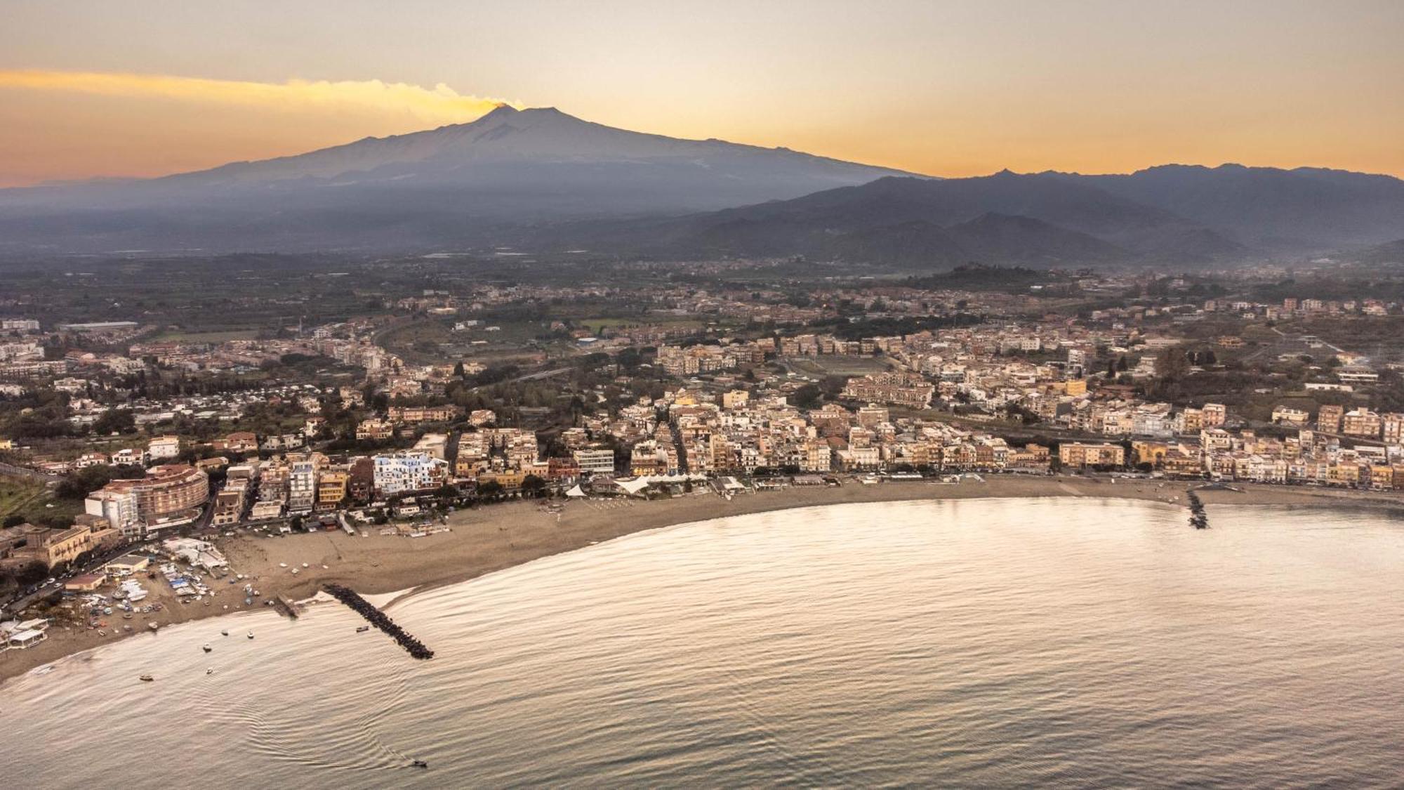 Camurria Apartments Giardini Naxos Exterior foto